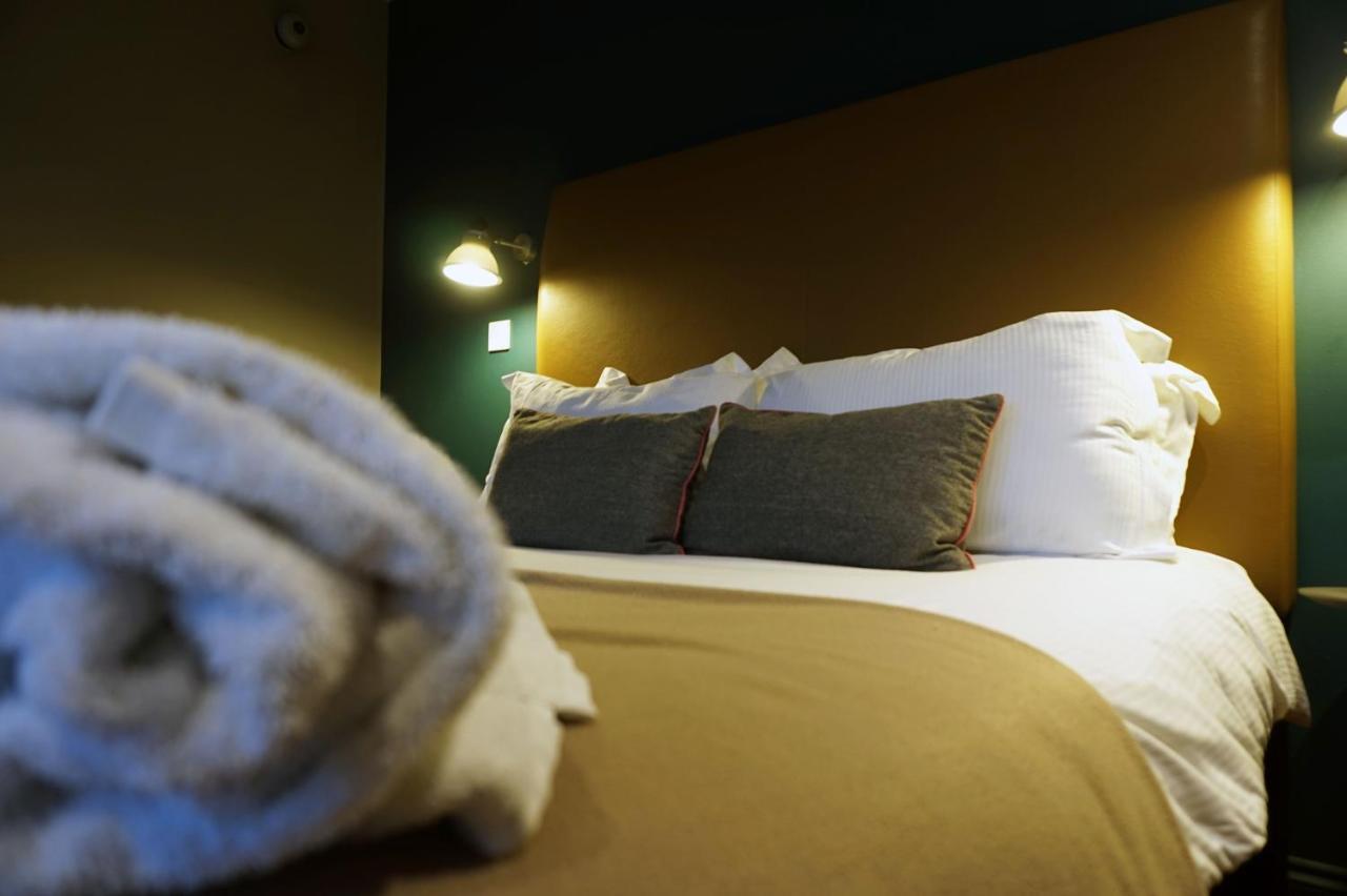ברקהאמסטד The Penny Farthing Hotel מראה חיצוני תמונה