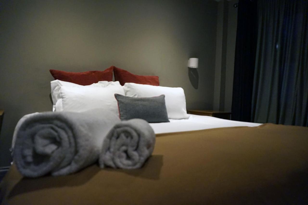 ברקהאמסטד The Penny Farthing Hotel מראה חיצוני תמונה
