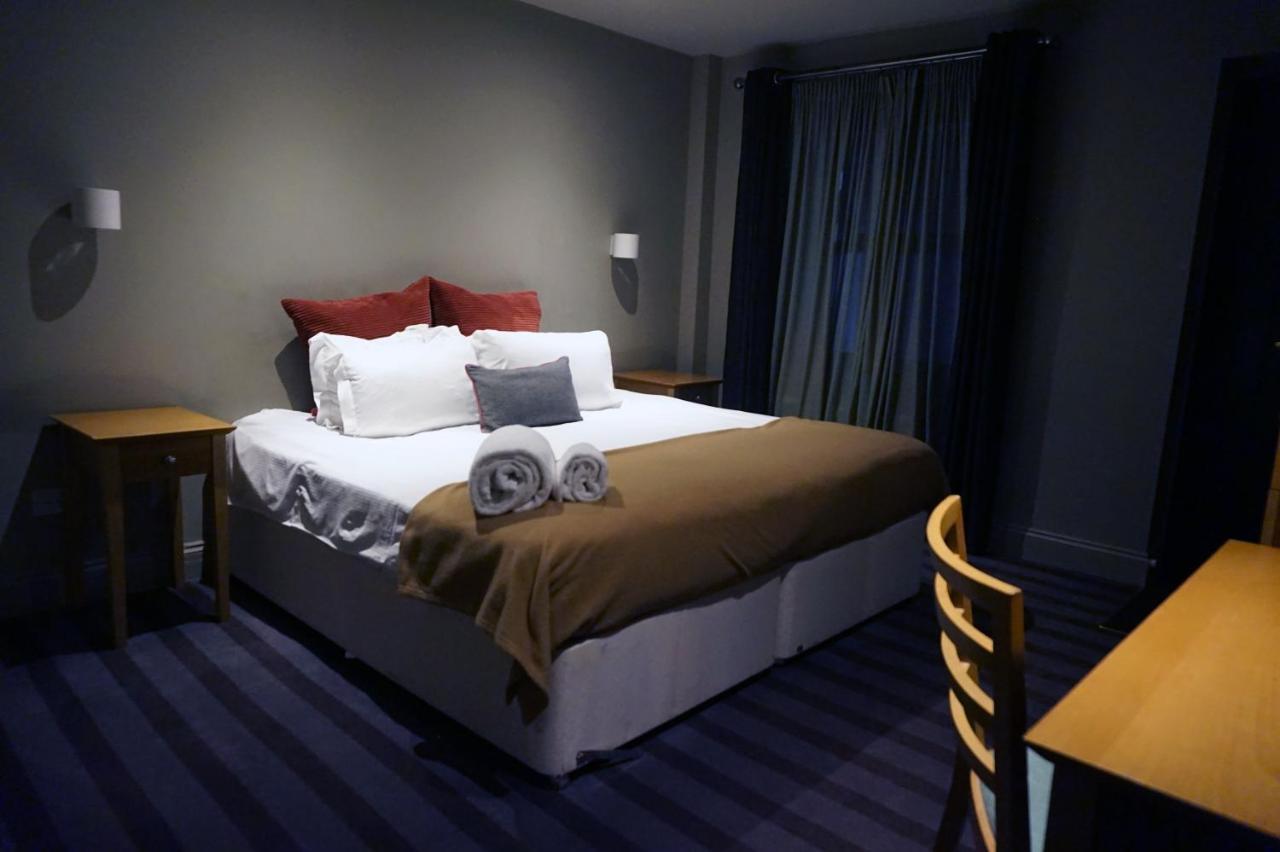 ברקהאמסטד The Penny Farthing Hotel מראה חיצוני תמונה